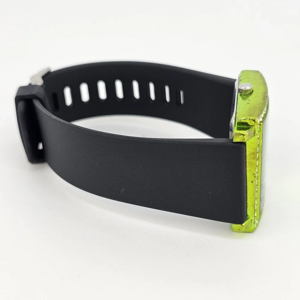 32MM Women's Watch Green‎ Dial New Black Plastic Bands New Battery